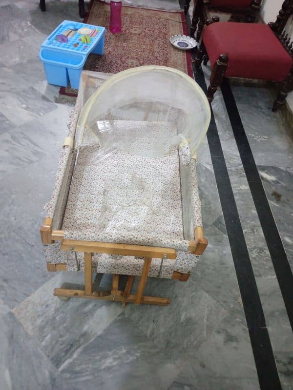 baby swing bed very good condition 1