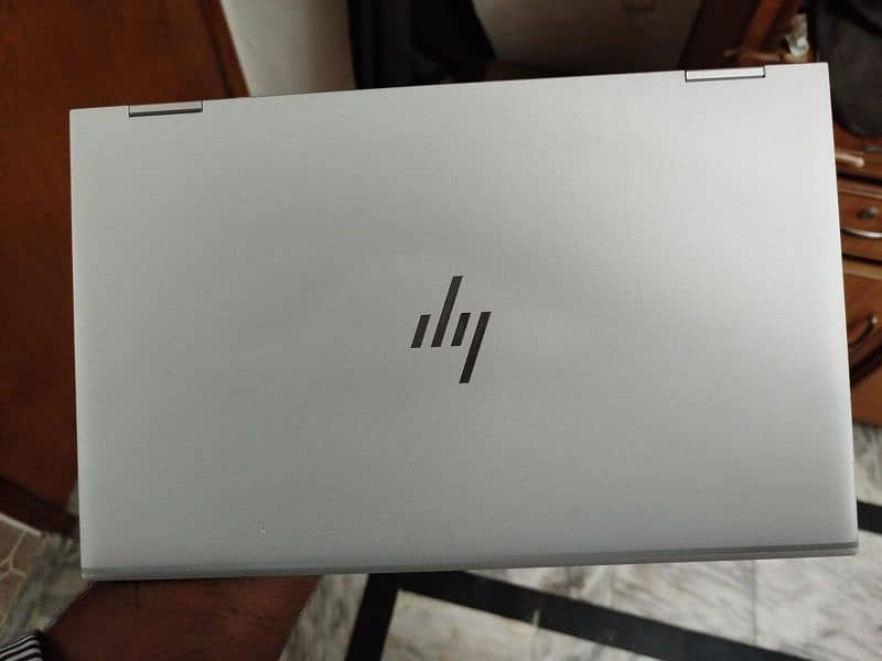 HP EliteBook 1040G7 x360 Touch- i7 Processor 10th Generation 16/256ssd 4