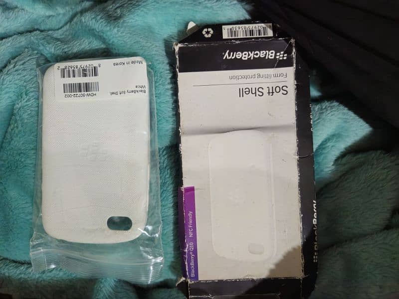 BLACKBERRY Q10 ORIGNAL COVER  BOX PACK 1