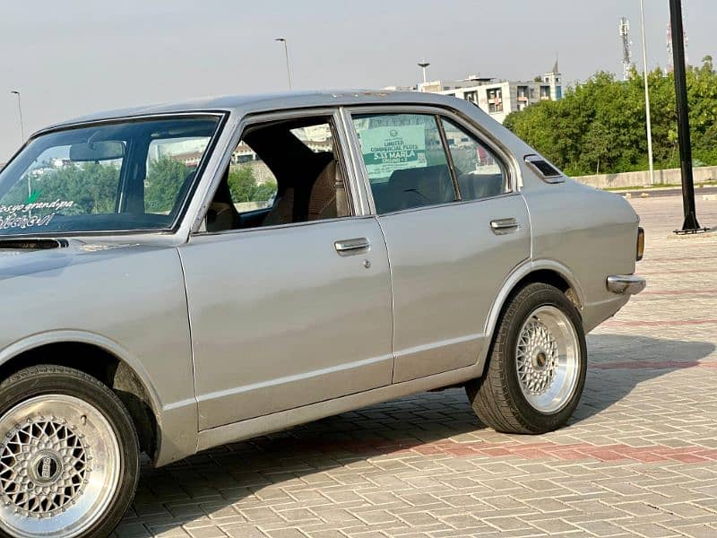 Toyota Corolla 2.0 D 1976 6