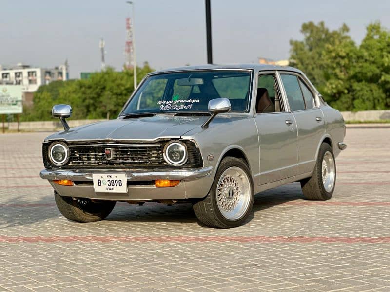 Toyota Corolla 2.0 D 1976 8