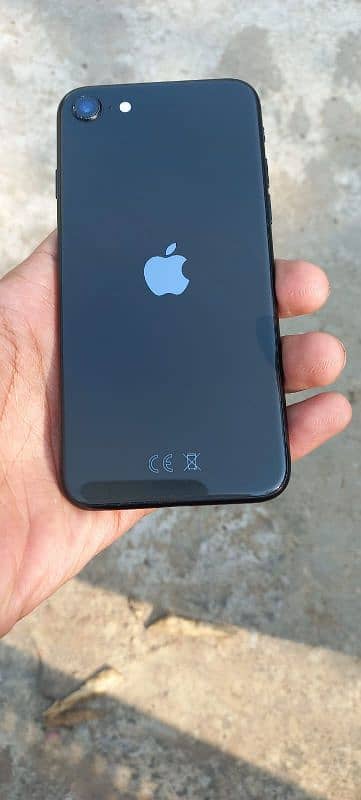 iphone se 2020 water pack 1