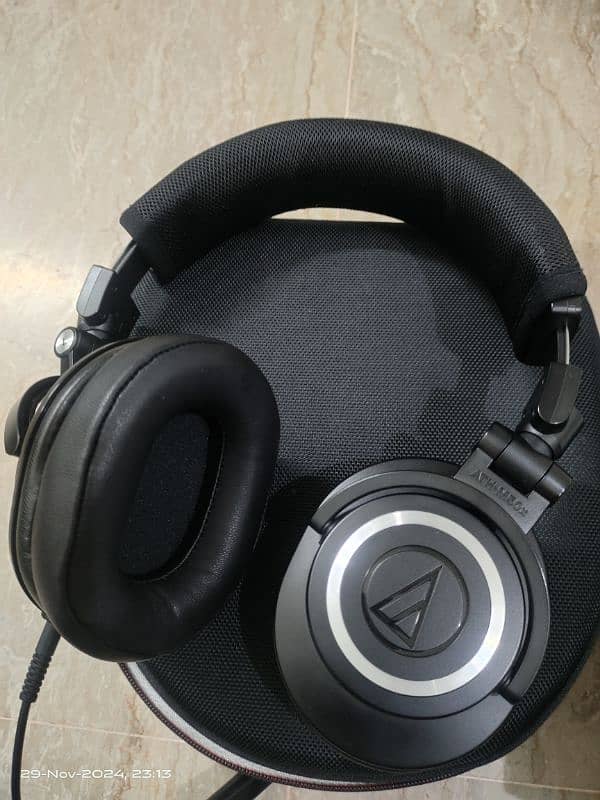 Audio Technica M50x Professional Headphone 0