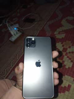 iphone 11 pro max with charger Urgent Sell