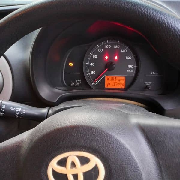 Toyota Vitz 2010 9