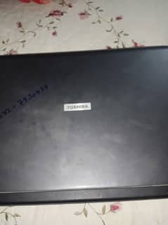 laptop urgent sale plz koi la ly with charger