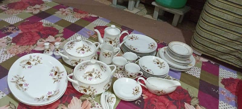 45 pieces chini dinner set 9