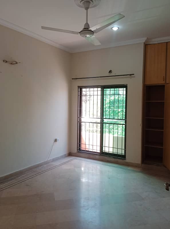 5 Marla Upper portion for rent In saddar officer colony 0