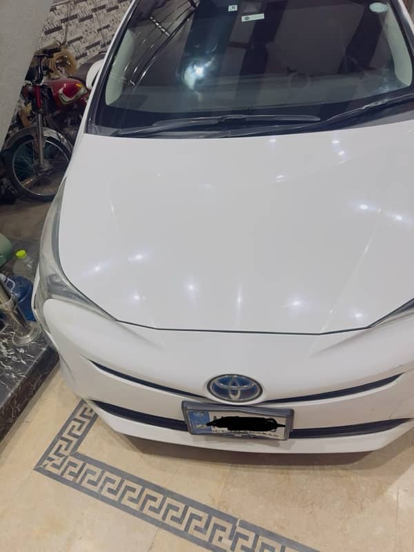 Toyota Prius Hybrid 2017 Automatic 1