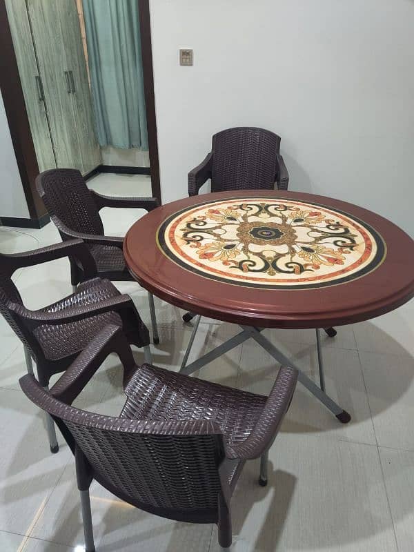 Boss Dinning tabel for sale 0