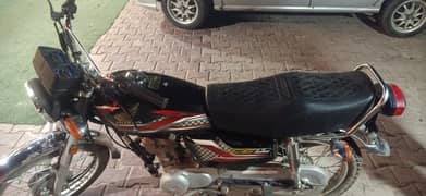 Honda CG black colour condition 10 by 10