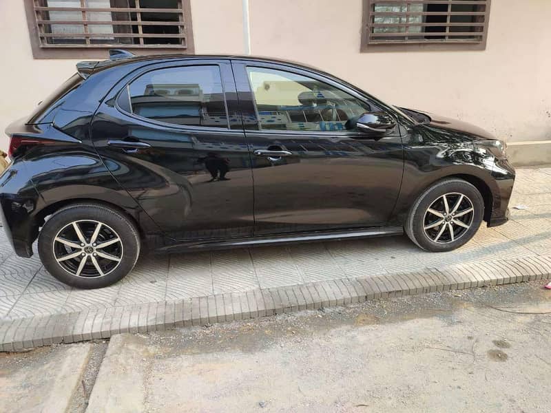 Toyota Yaris Hatchback X Package 2021 3