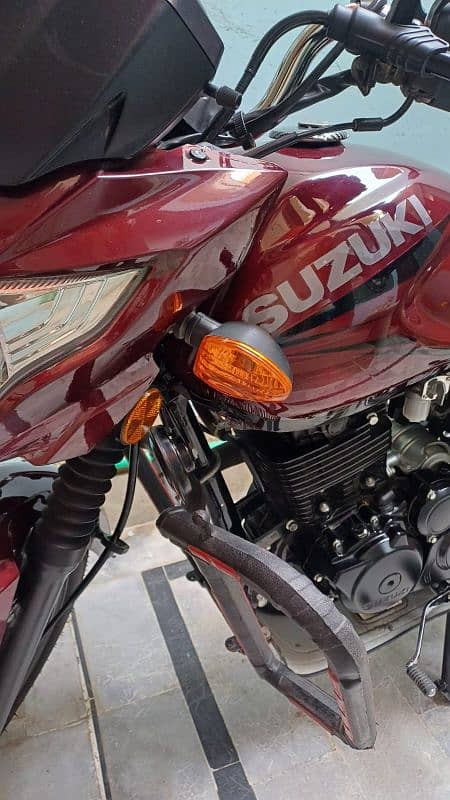 Suzuki GR 150 Full Genuine Bike 3