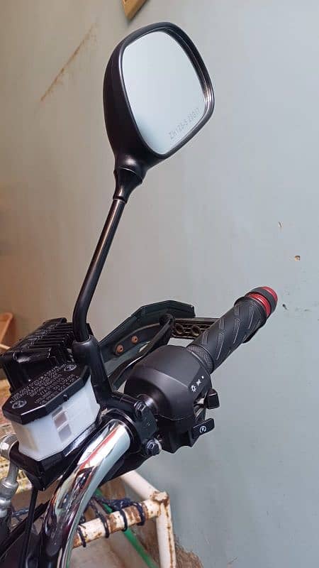 Suzuki GR 150 Full Genuine Bike 7