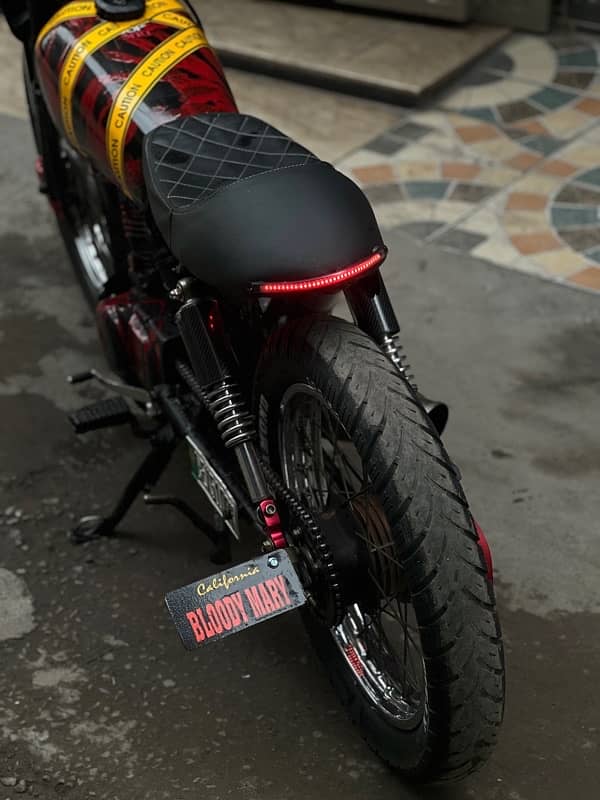 HONDA 125 compeletly converted into scrambler or cafe racer 5