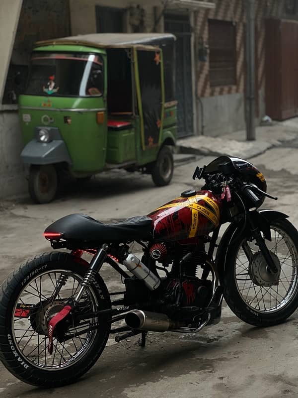 HONDA 125 compeletly converted into scrambler or cafe racer 7