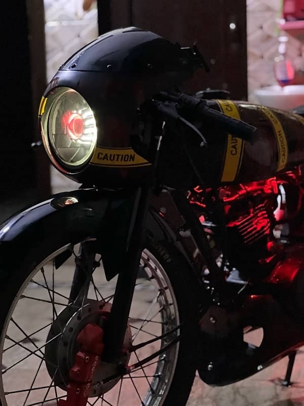 HONDA 125 compeletly converted into scrambler or cafe racer 8