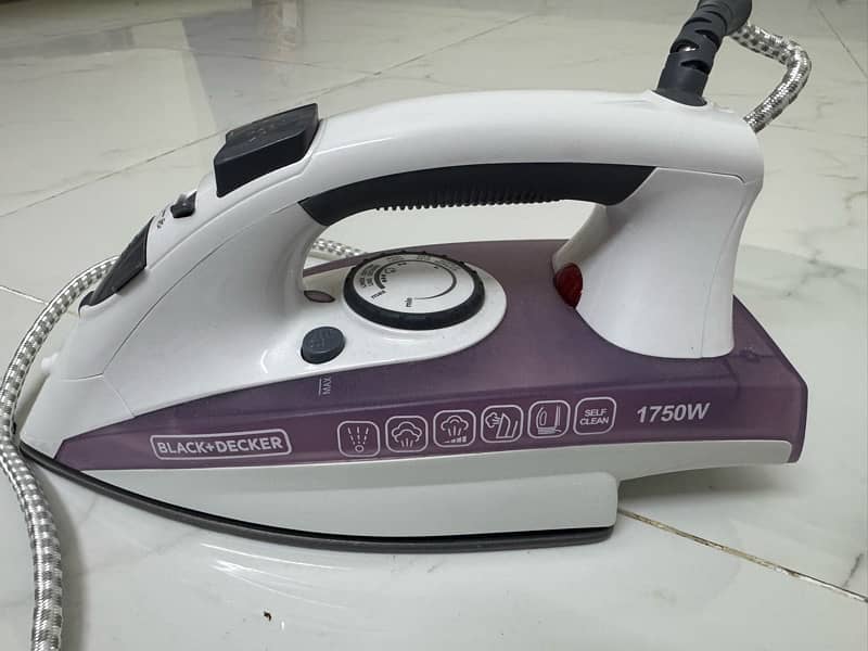 BLACK + DECKER IRON 3