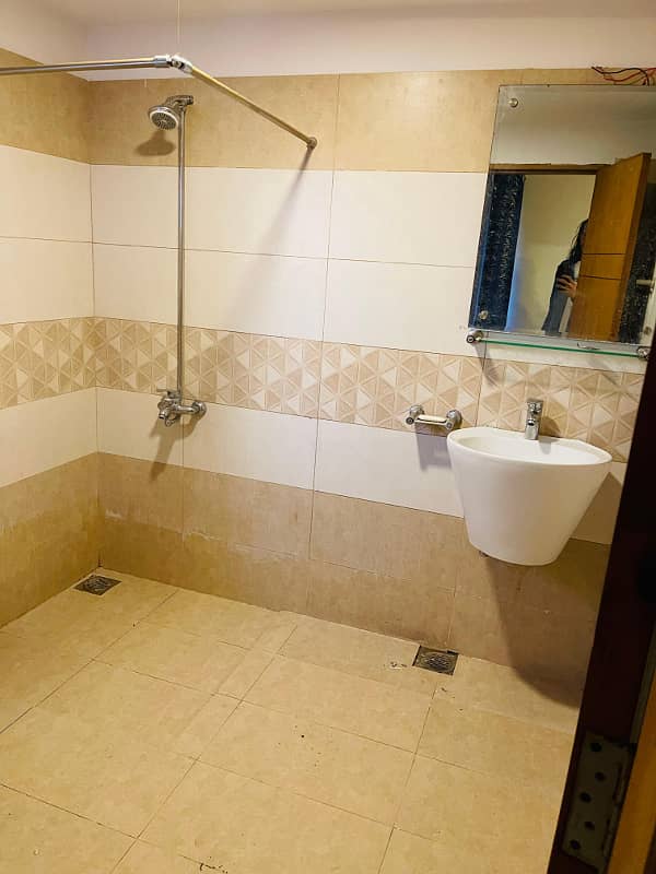 Par day short time furnished apartment available 13