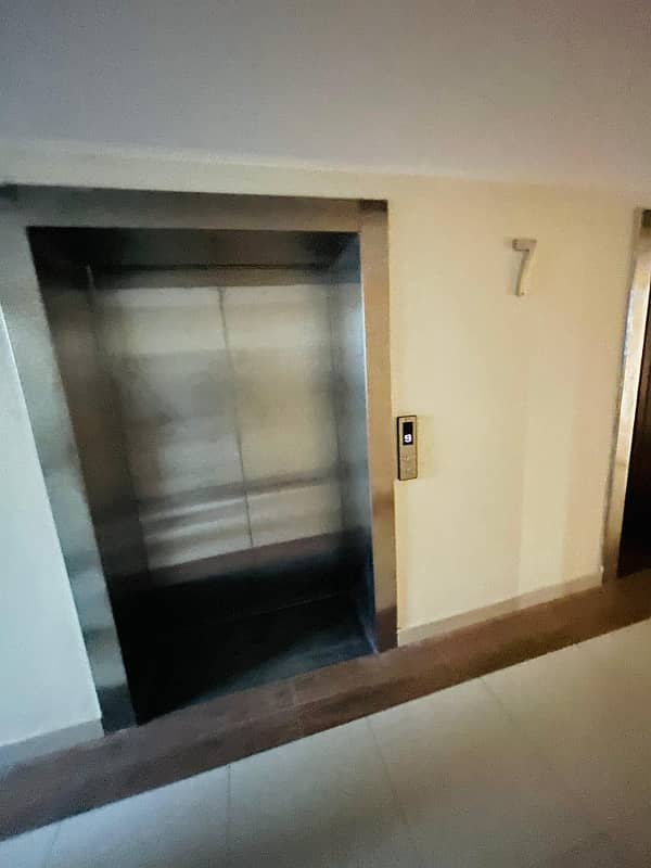 Par day short time furnished apartment available 16