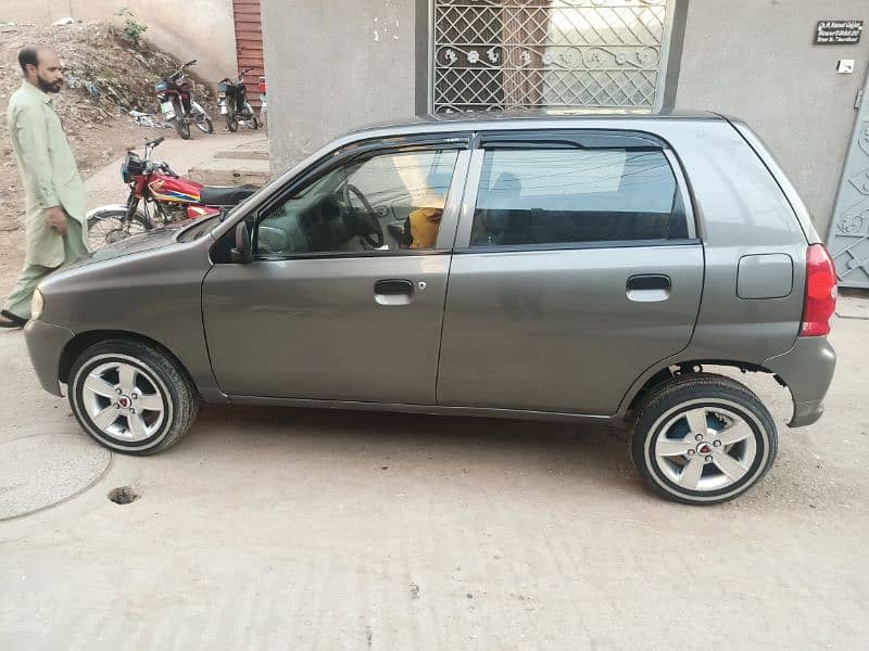 Suzuki Alto 2011 3