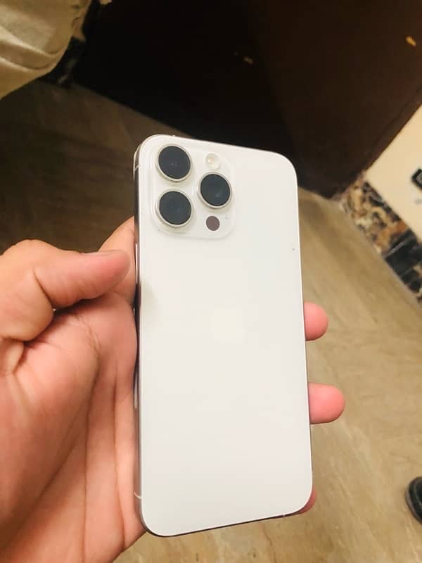 iPhone 15 Pro Max JV White Titanium 1