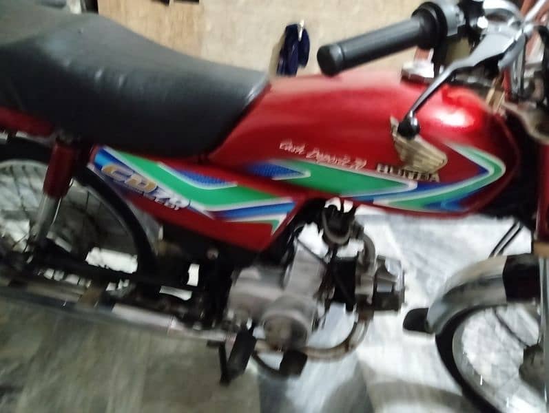 Honda cd70 red colour 4