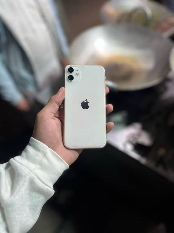 I am selling my iPhone 11 128gb non pta 3