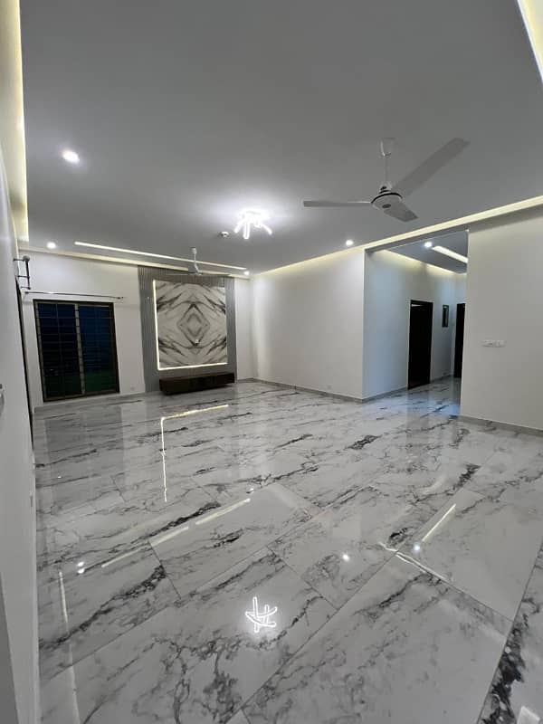 Brand New 10 Marla Flat Is Available For Rent In Askari 11 Sector D At Super Hot Location 0