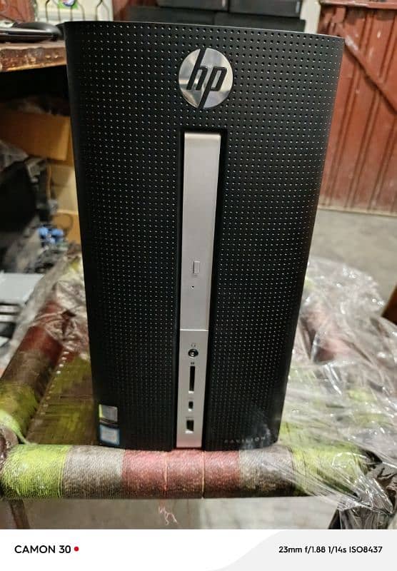 HP pavilion 570 Tower pc i3 6th 0