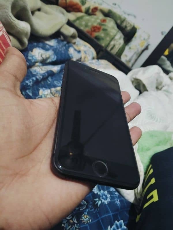 IPHONE 8 Non PTA 128 GB (GOOD CONDITION) 2