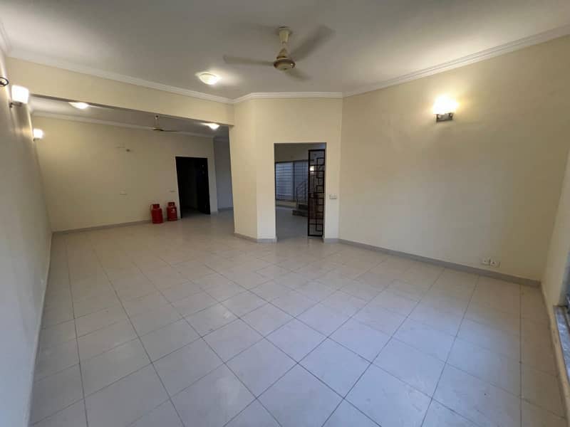 200gz West Open Sami Corner Villa Available For Rent In Precinct 11-A BAHRIA Town Karachi 4