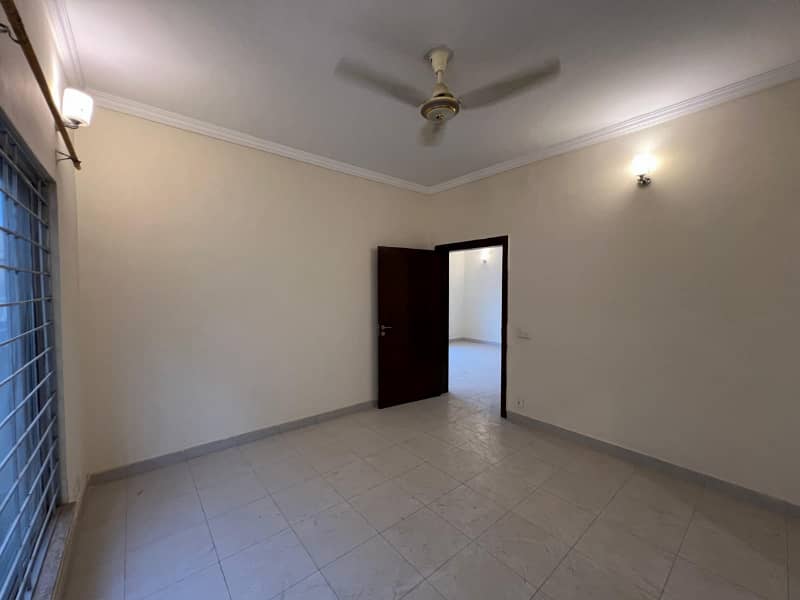 200gz West Open Sami Corner Villa Available For Rent In Precinct 11-A BAHRIA Town Karachi 11