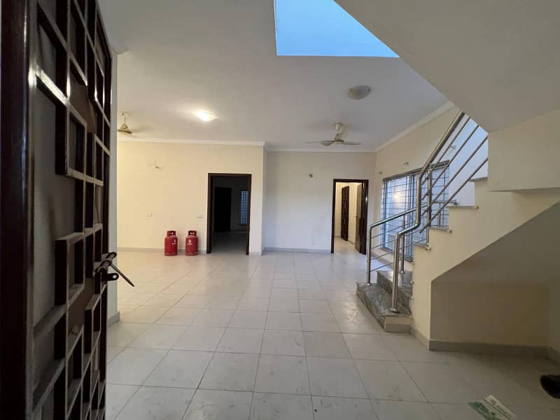 200gz West Open Sami Corner Villa Available For Rent In Precinct 11-A BAHRIA Town Karachi 16