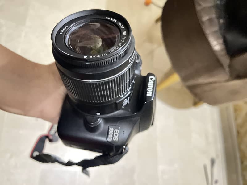 Canon EOS 1300D with Box 2