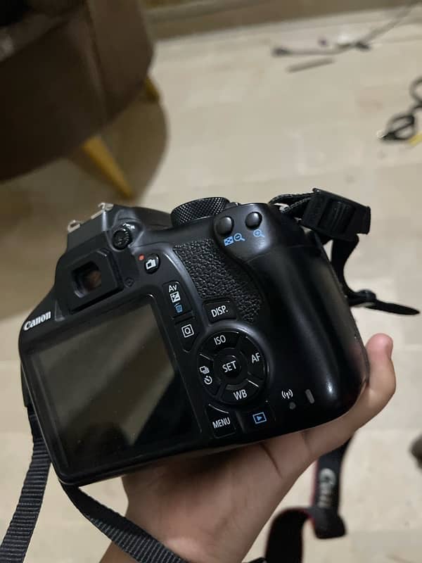 Canon EOS 1300D with Box 9