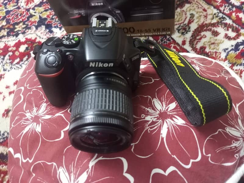 Nikon D5600 DSLR Camera - Excellent Condition 4