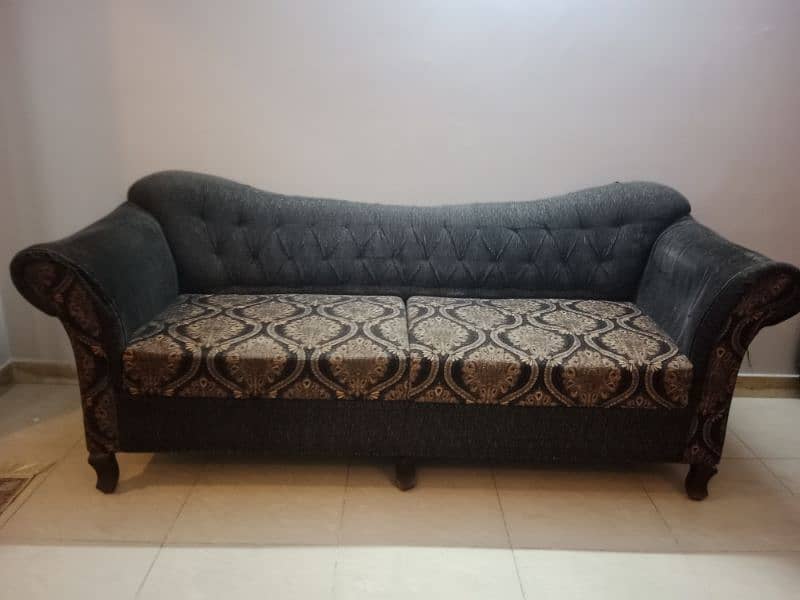 DECENT SOFA SET 2