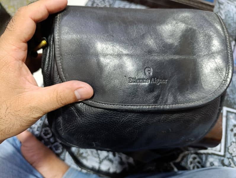 Original Aigner 100 percent Black leather bag in 7000 only 5