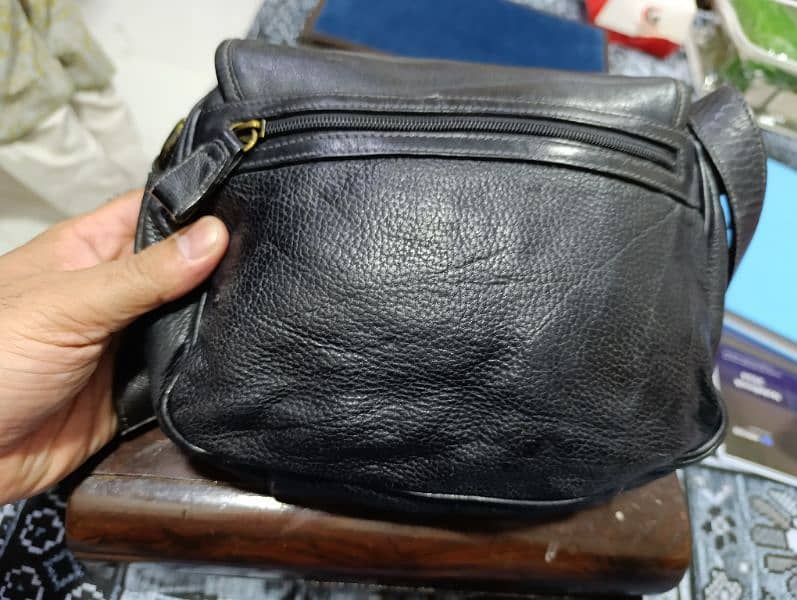 Original Aigner 100 percent Black leather bag in 7000 only 7