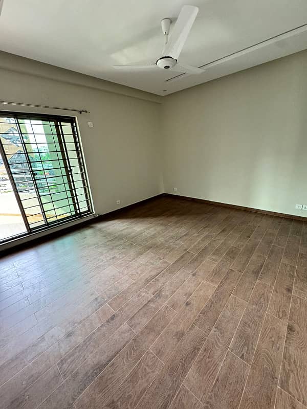 Brand New 10 Marla Apartment 7th Floor Facing Lake Is Available For Sale In Askari 11 Sector D Terminal Payment Not Paid 11