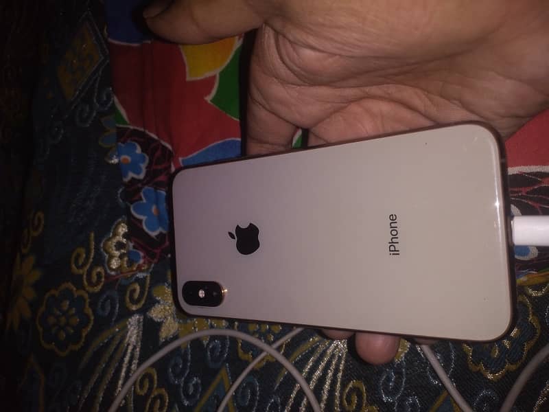 iphone xs Non PTA 64GB Serious buyer contact 3