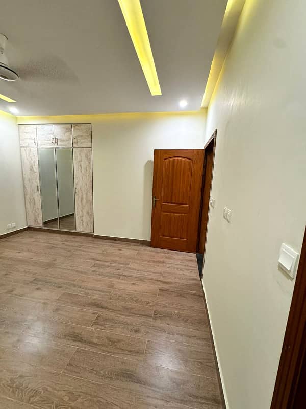 Brand New 12 Marla Flat On Ground Floor Is Available For Rent In Askari 11 Sector D At Super Hot Location 3