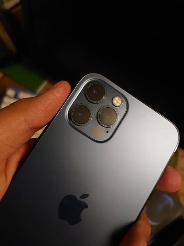 iphone 12 pro 4