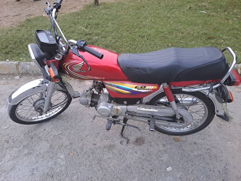 Honda CD 70 2014 Call or Whatsapp 0-3-2-1-4-3-5-5-0-06 4