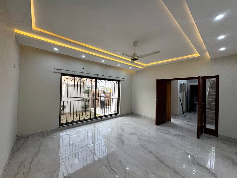 15 Marla House Is Available For Rent In Askari 10 Sector S At Super Hot Location 4