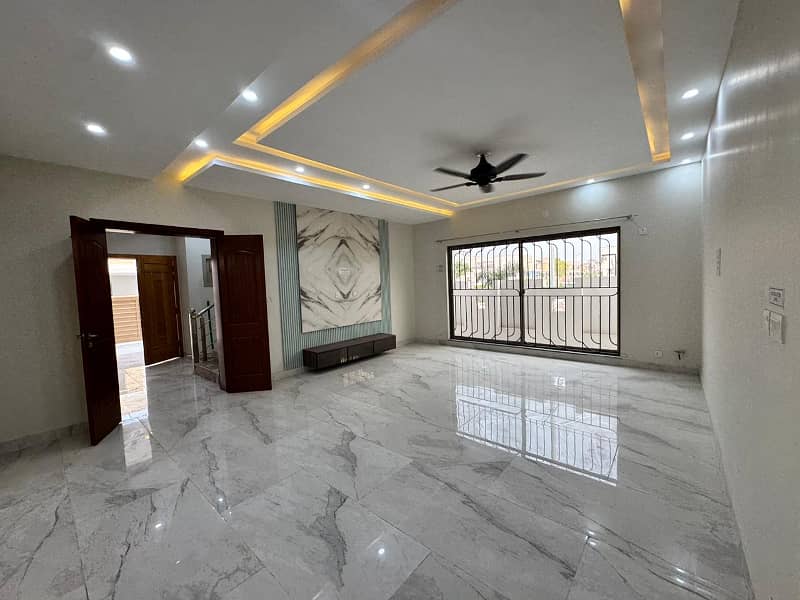 15 Marla House Is Available For Rent In Askari 10 Sector S At Super Hot Location 17