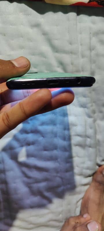 Oppo F19 Used 8/10 Condition Without Box 4