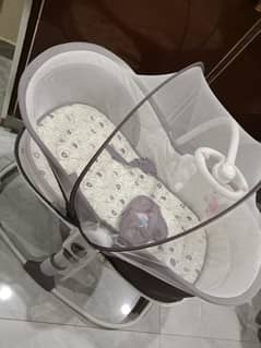 Mastela 6in1 Deluxe Multi-Functional Bassinet Grey.