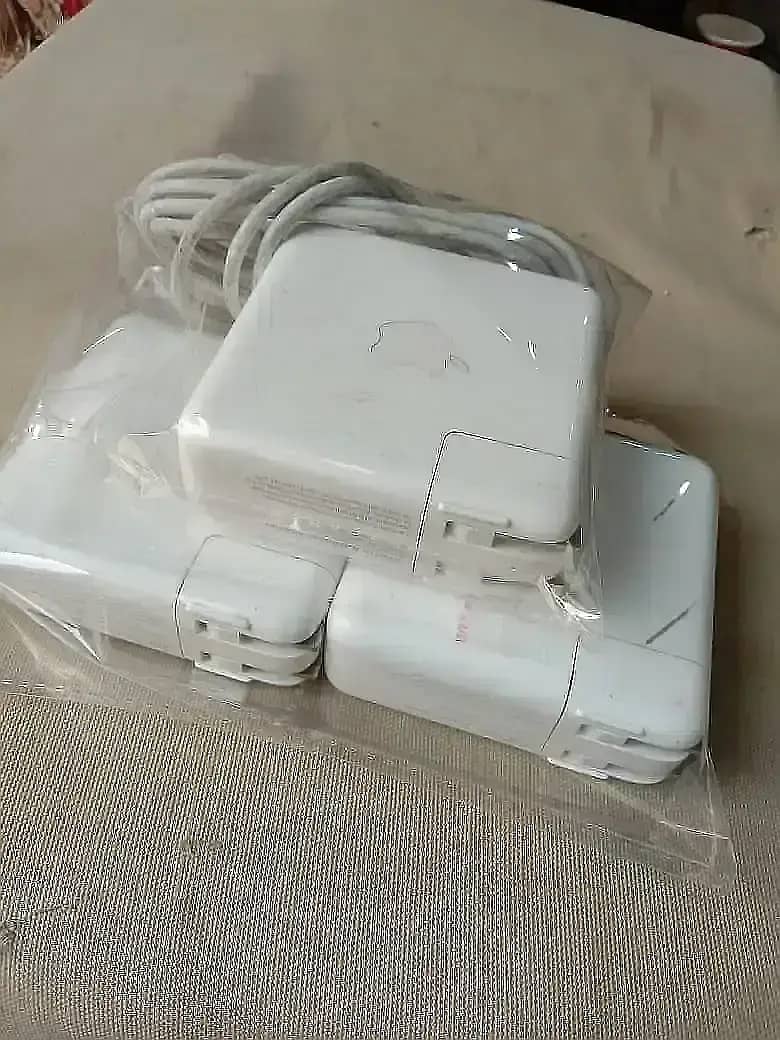 100% Original Macbook,Dell,Hp,Lenovo Normal & Type C laptop Charger 1